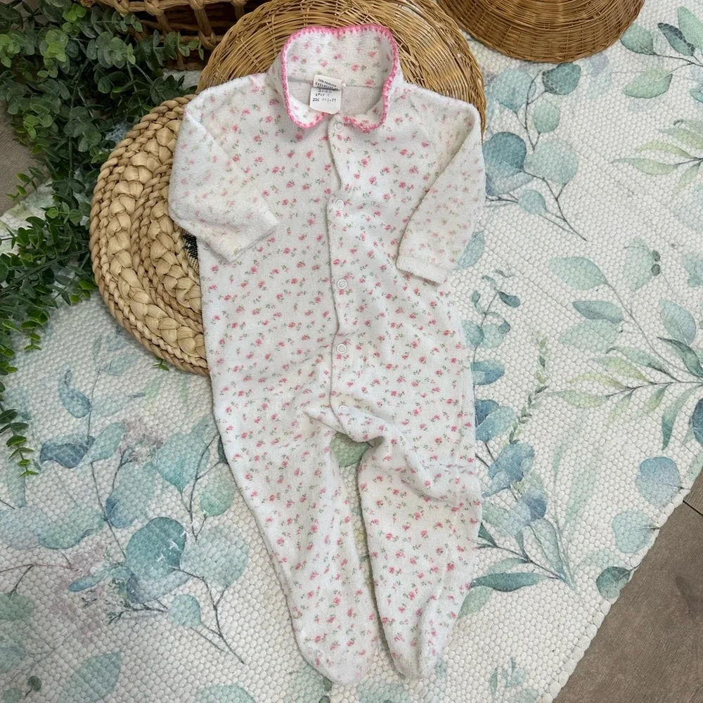 Vintage Baby Girl Clothes 1960s Trim Fit Dainty Floral Footie Pajamas